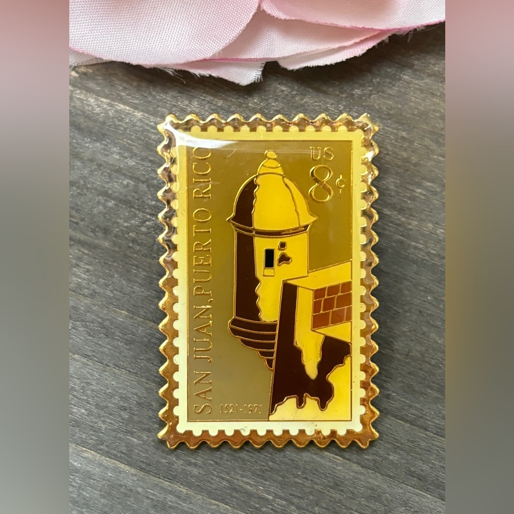 San Juan Puerto Rico Gold Tone Stamp Pin
